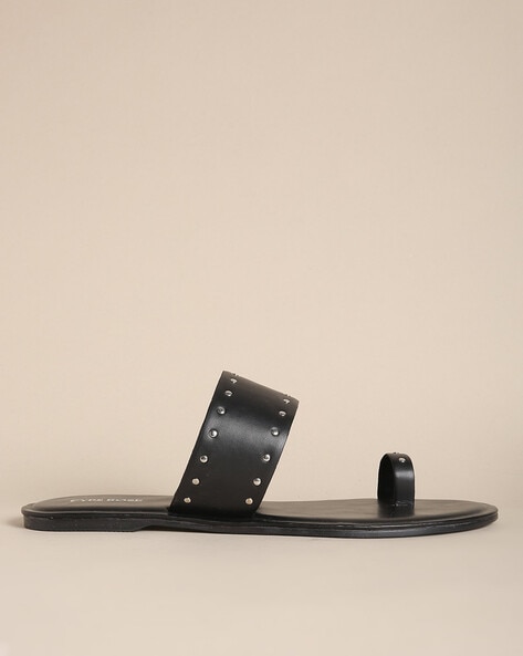 Studded toe 2025 ring sandals