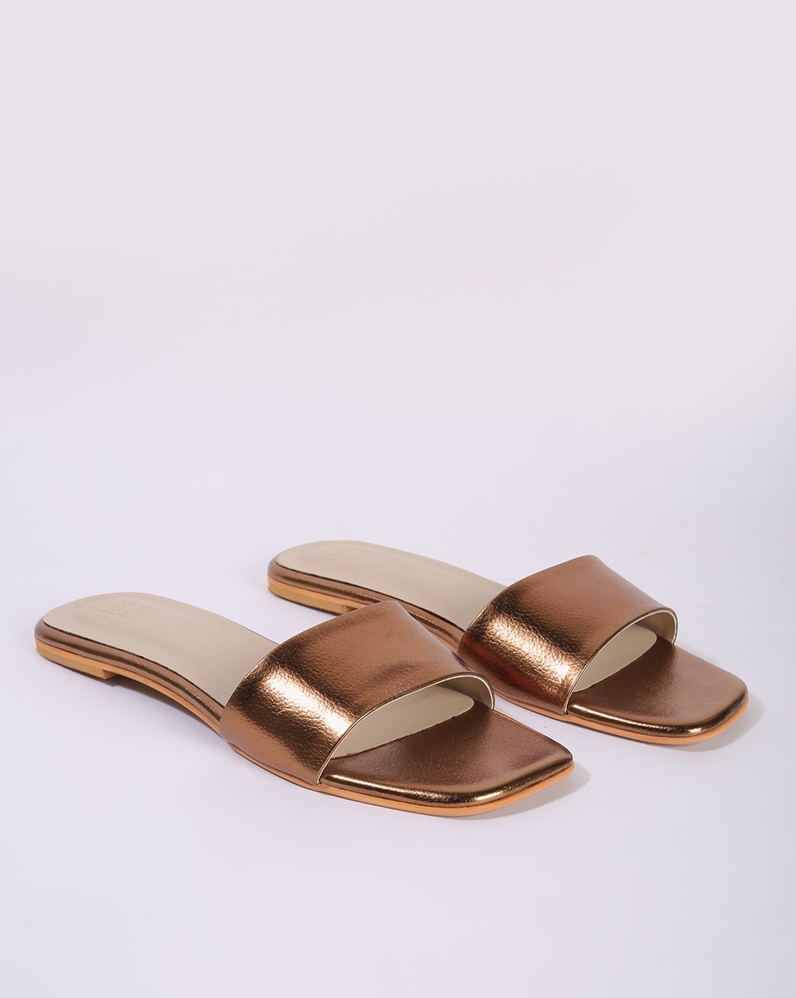 Top more than 65 metallic flat sandals latest