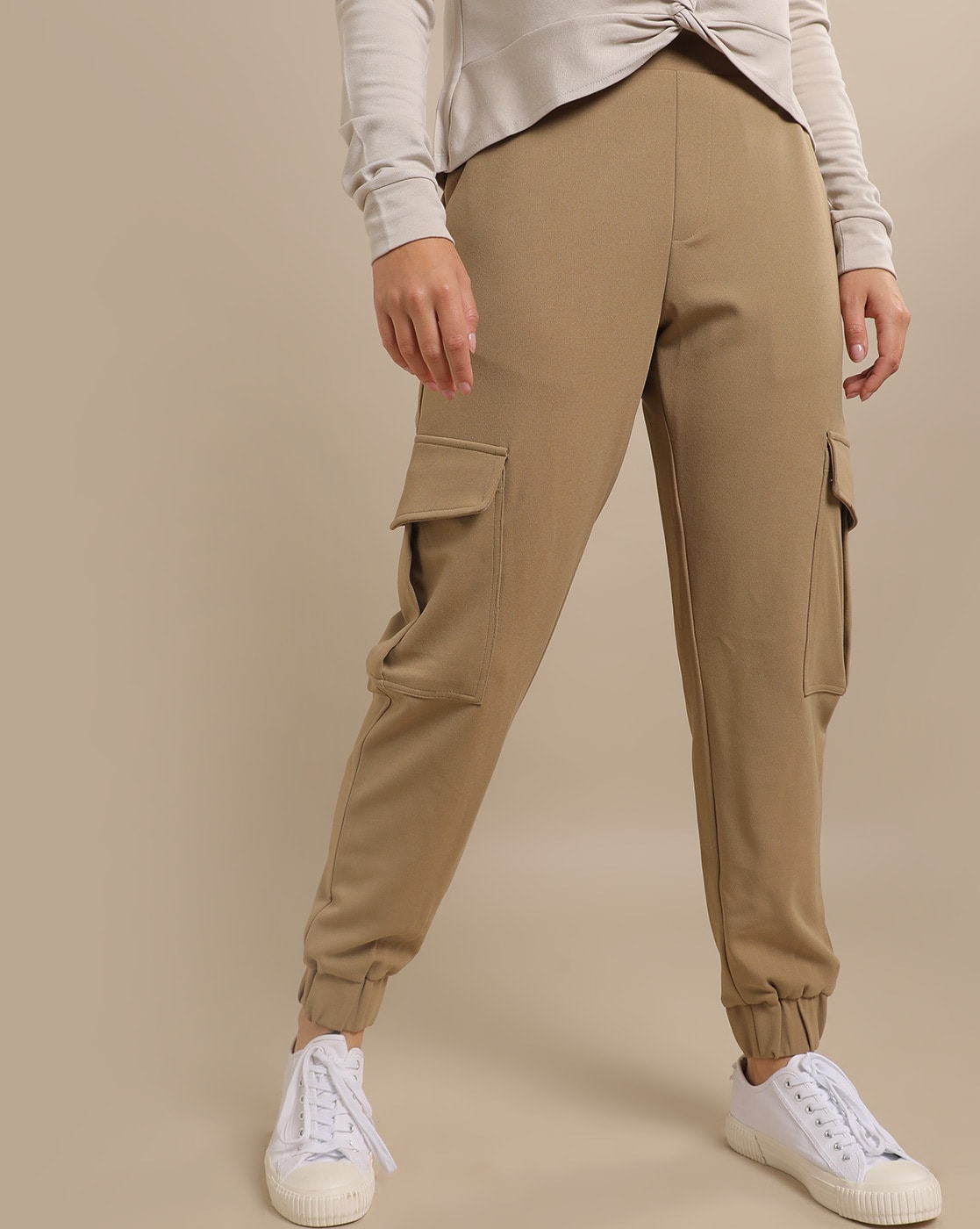 How to Style Cargo Joggers for Women  Wishes  Reality  Womens joggers  outfit Fashion joggers Joggers outfit women