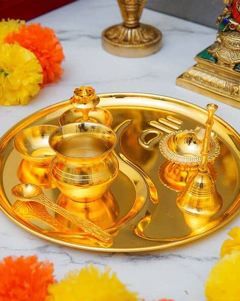 Buy Gold Showpieces Figurines for Home Kitchen by Statuestudio - Main Image