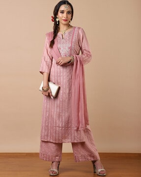 Avaasa 2025 suit set
