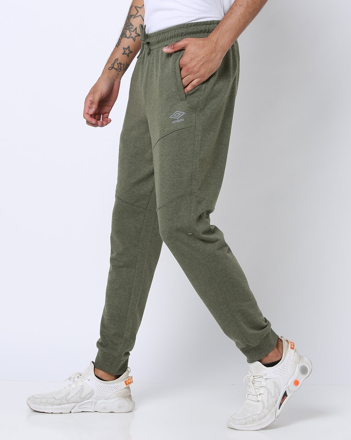 Olive green nike online joggers