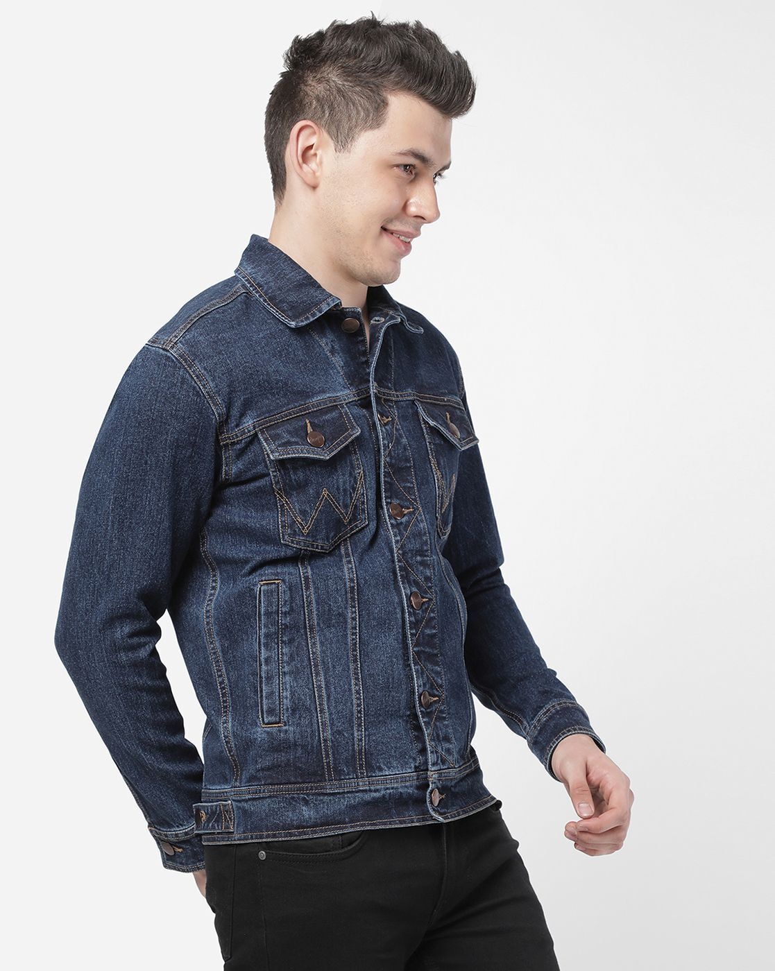 How to Wear a Black Denim Jacket | LJB