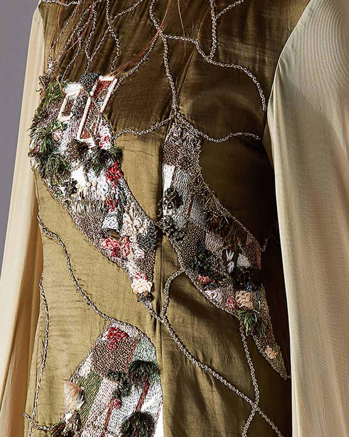 Buy A Humming Way Embellished Pant-Tops Set