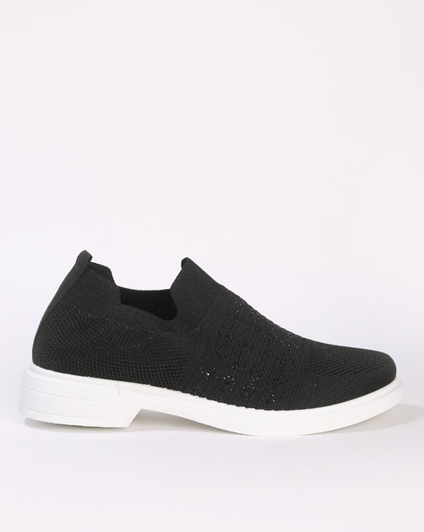 Knitted slip clearance on shoes