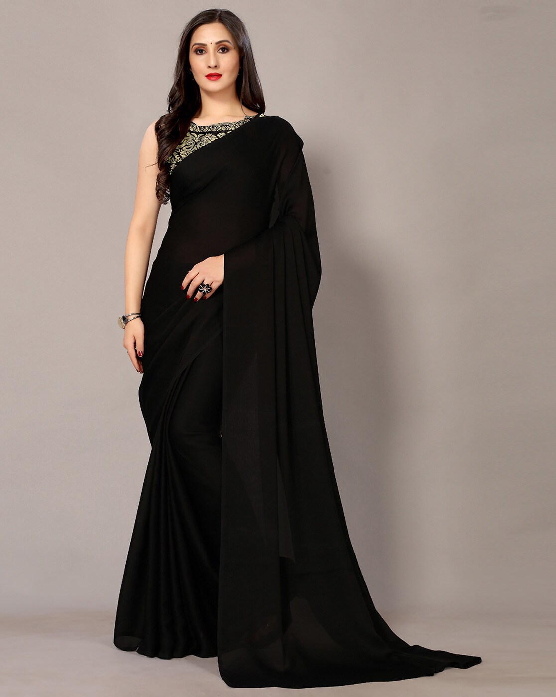 Red Roses In a Black Linen saree – Thearyavart