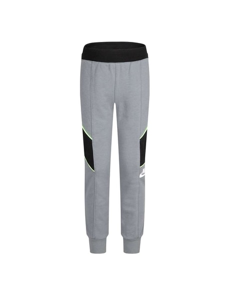 Boys Joggers & Sweatpants. Nike IN