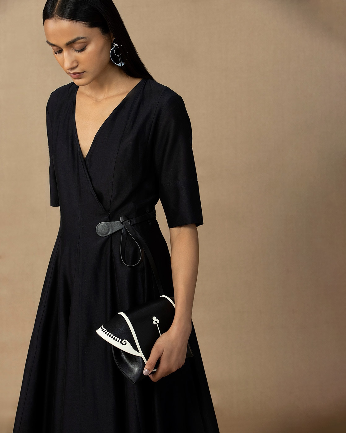 Black Ikat Dress Kurta with Contrast Collar for women Online | Darzaania  Kurtis | CraftsandLooms – CraftsandLooms.com