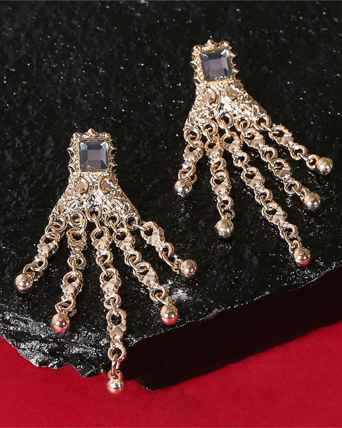 Details more than 152 earrings for grey lehenga latest
