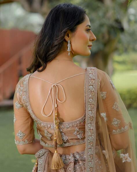 20 Brides Who Flaunted Stunning Back Blouse Designs On Their Wedding: From  Round Cut-out To Tie-Back
