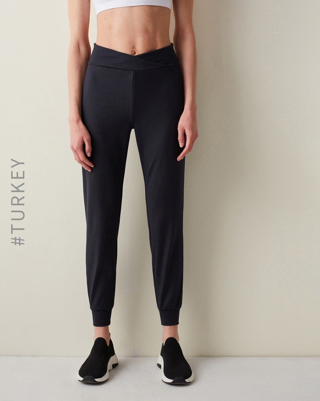 Women Fitted Joggers with Flap Pockets