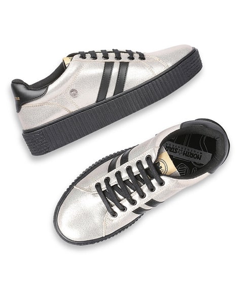 Low-Top Lace-Up Shoes
