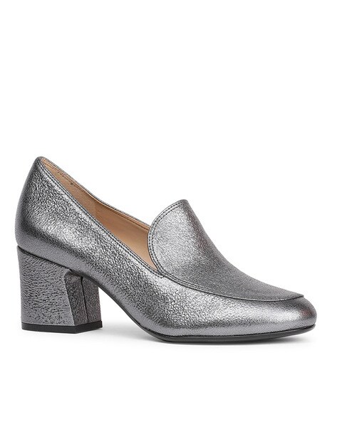 Naturalizer store grey pumps