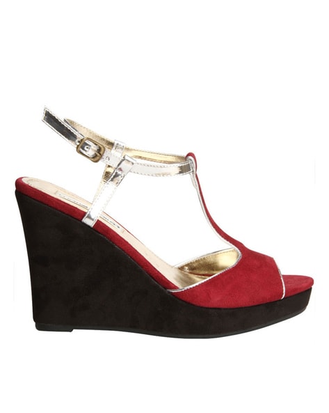 Red wedges best sale closed toe