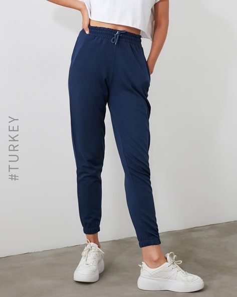 Nike White Women Sweatpants Styles, Prices - Trendyol