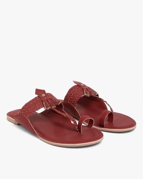 Buy online Maroon Flat Sandal from flats for Women by Apratim for ₹399 at  50% off | 2024 Limeroad.com