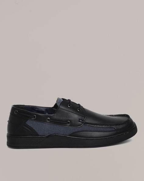 Fashion boat shoes black jeans