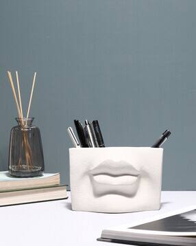 Lips Shaped Minimalistic Ceramic Vase