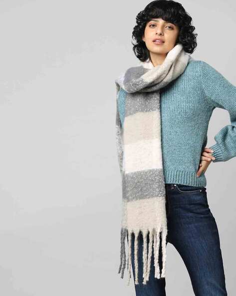 Checked Knitted Fringe Scarf Price in India