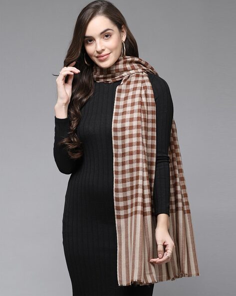 Checked Shawl with Frayed Border Price in India