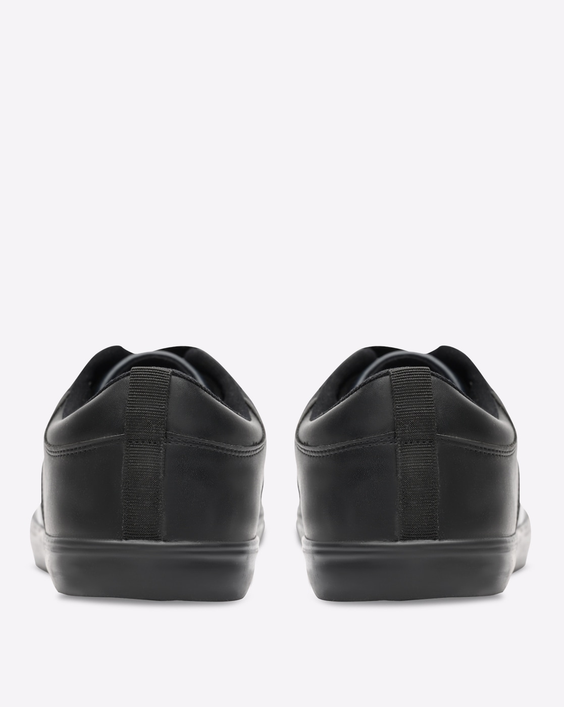 7 Versatile Black Sneaker Outfits For Impressive Looks