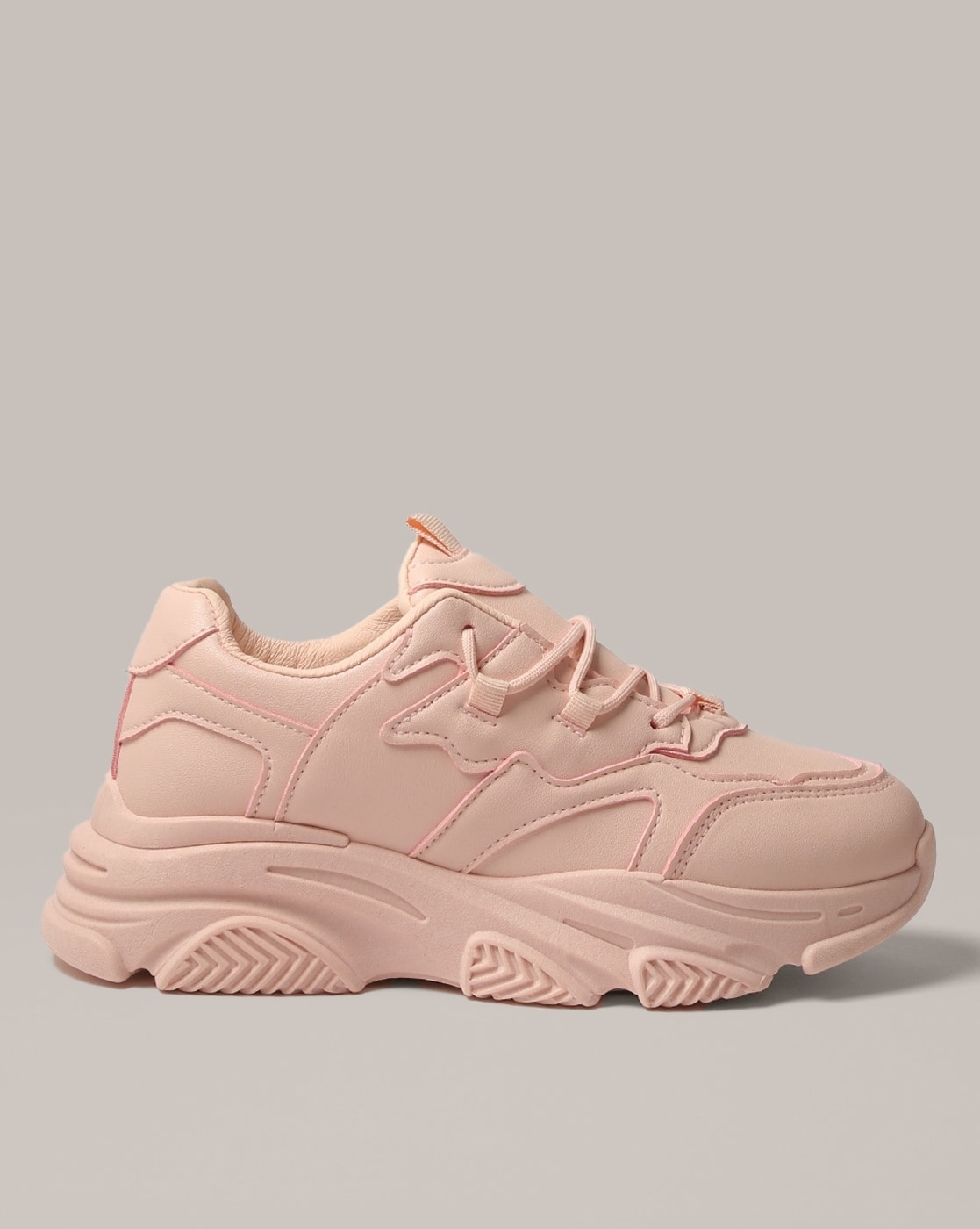 The Pink Sneakers Trend Is Spot-On For Spring - The Mom Edit