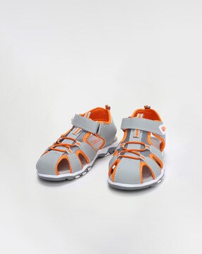 Flat Sandals with Velcro Fastening