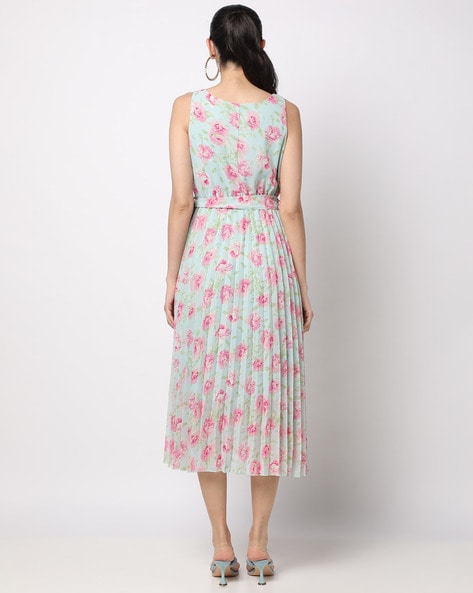 Trending hotsell floral dresses