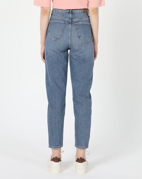 NEVER CHANGE RUCHED RELAXED FIT JEANS IN LIGHT BLUE DENIM