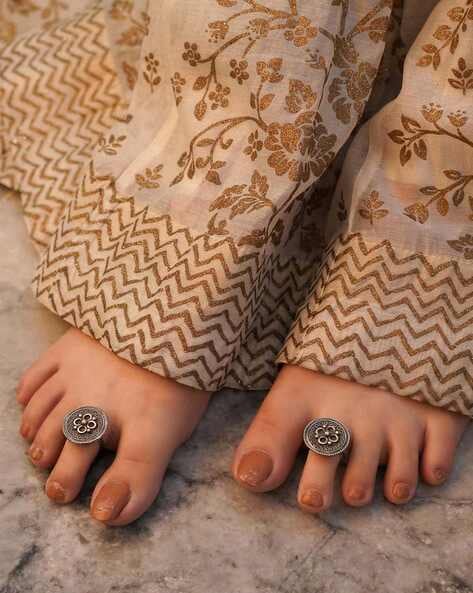 Multicoloured Brass Toe Ring at Rs 243 | Bichua, Metal Toe Ring, पैर की  अंगूठी, पैरों की बिछिया, टो रिंग - Chutaki Online Store, Thane | ID:  25995517191