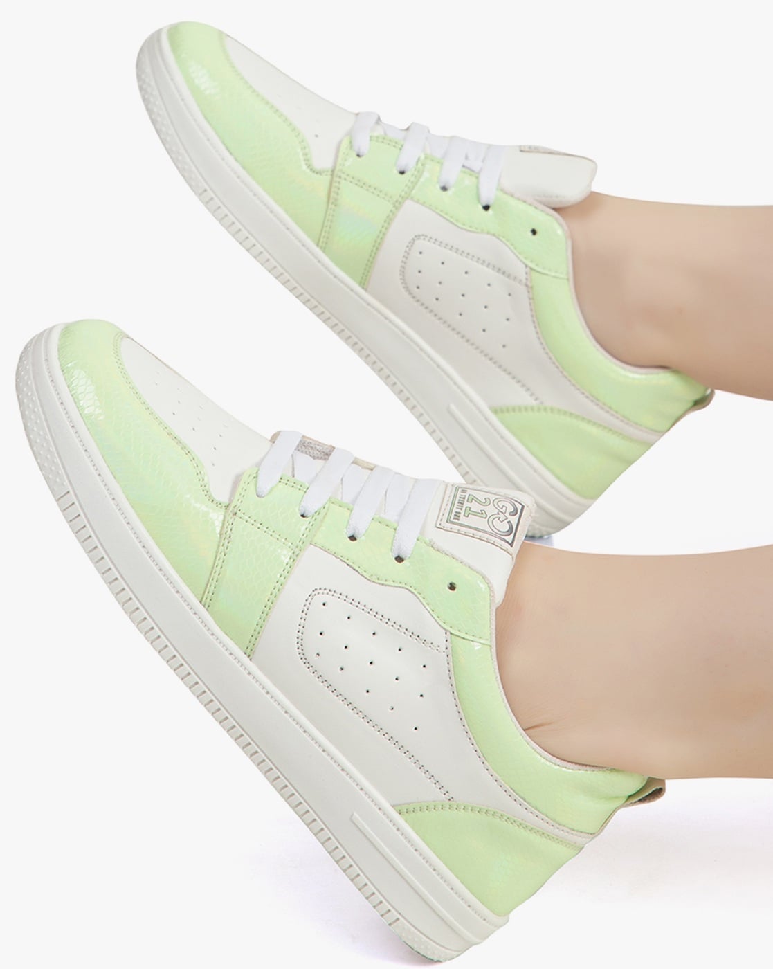 go21 colourblock lace up sneakers with perforations