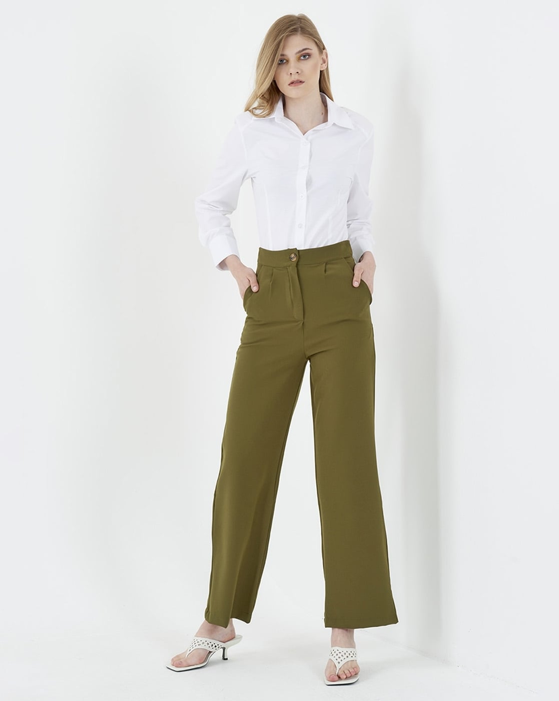 15 Olive Green Pant Outfit Ideas For Women Comfy  Stylish  Green pants  outfit Olive green pants outfit Olive pants outfit
