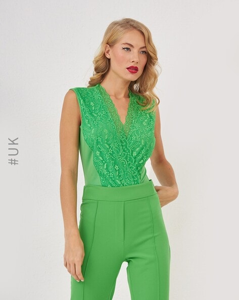 Straight trousers with wide hem and lace fastening