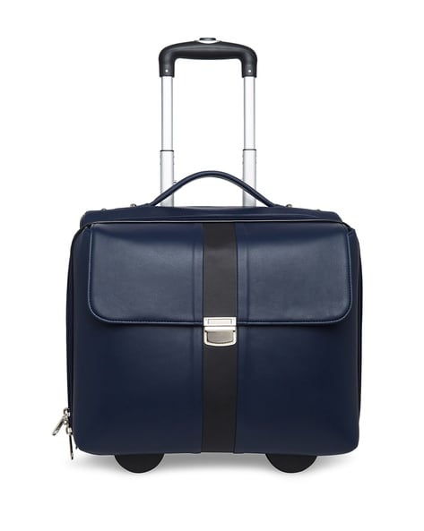 The 21 Best Travel Bags, According To Frequent Fliers in 2022 | SELF