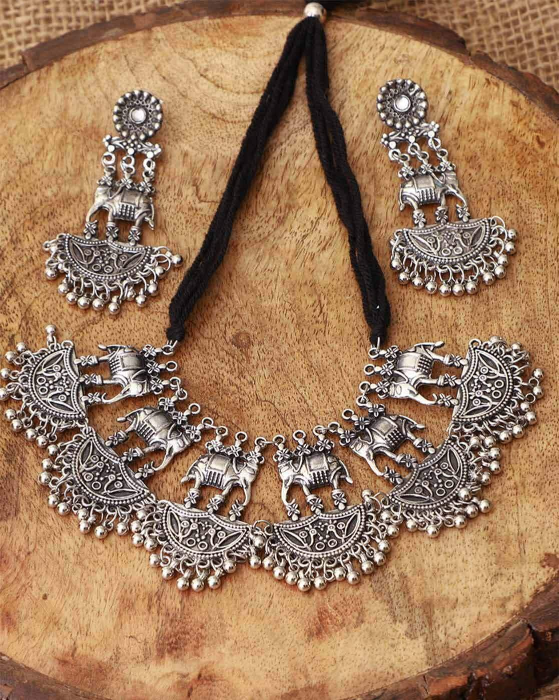 ajio silver necklace