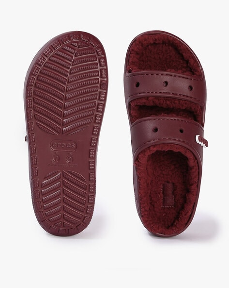 Burgundy crocs with outlet fur