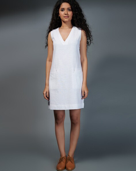 V neck outlet sleeveless shift dress