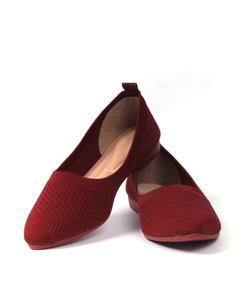 Maroon flat online shoes