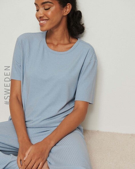 Raw Edge Ribbed Crew-Neck T-Shirt