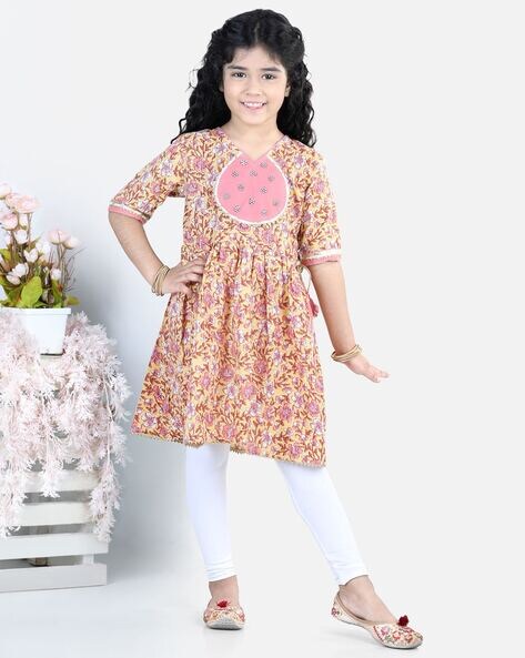 Modern Ladies Kurti Design To Give You A Cool Summer Look