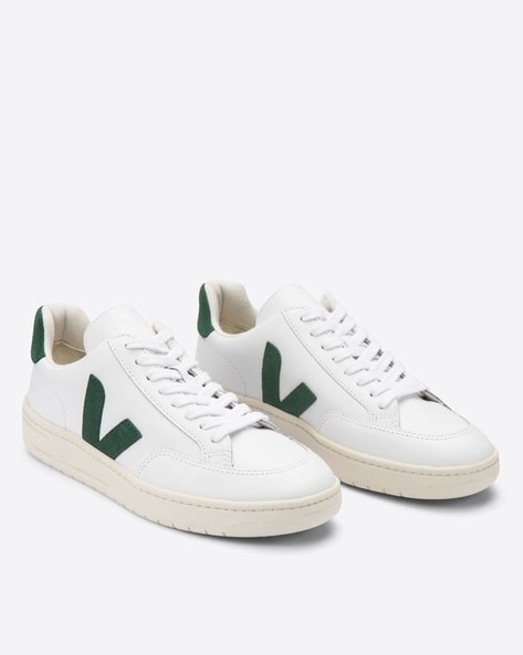 Veja v 10 hot sale black and white