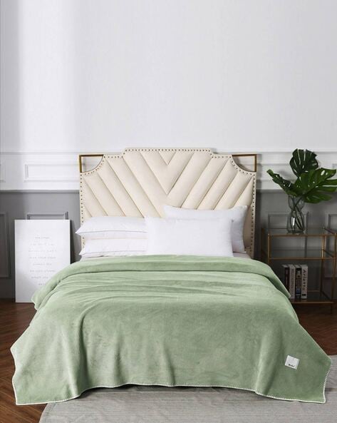 Buy White Blankets, Dohars & Quilts for Home & Kitchen by Urban