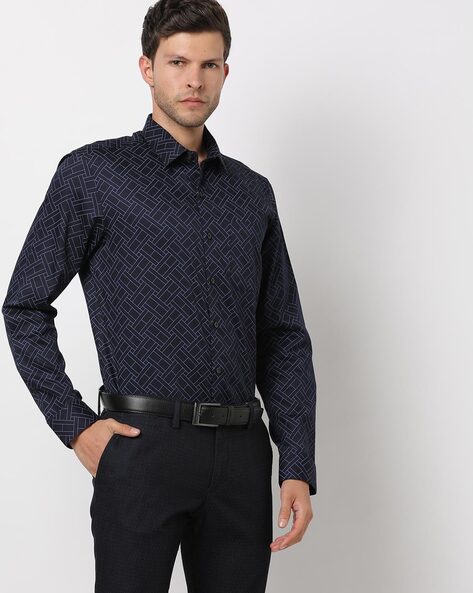 Men Printed Slim Fit Shirt with Patch Pocket