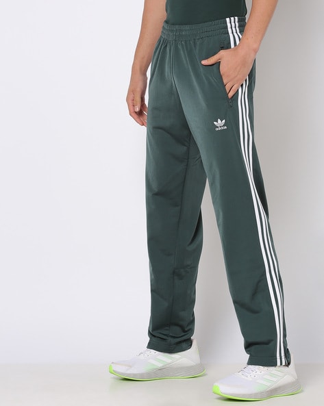 voksenalderen Perfekt kan ikke se Buy Green Track Pants for Men by Adidas Originals Online | Ajio.com