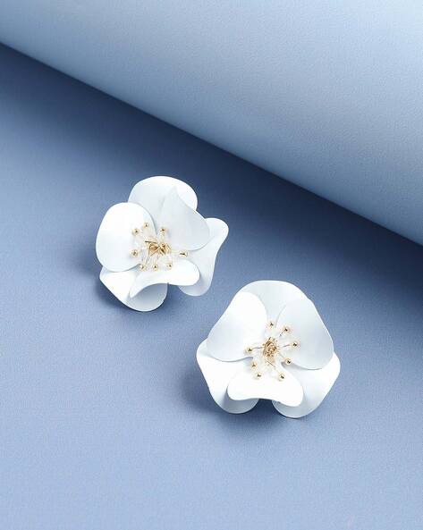 White floral earrings – made of clay jewelry