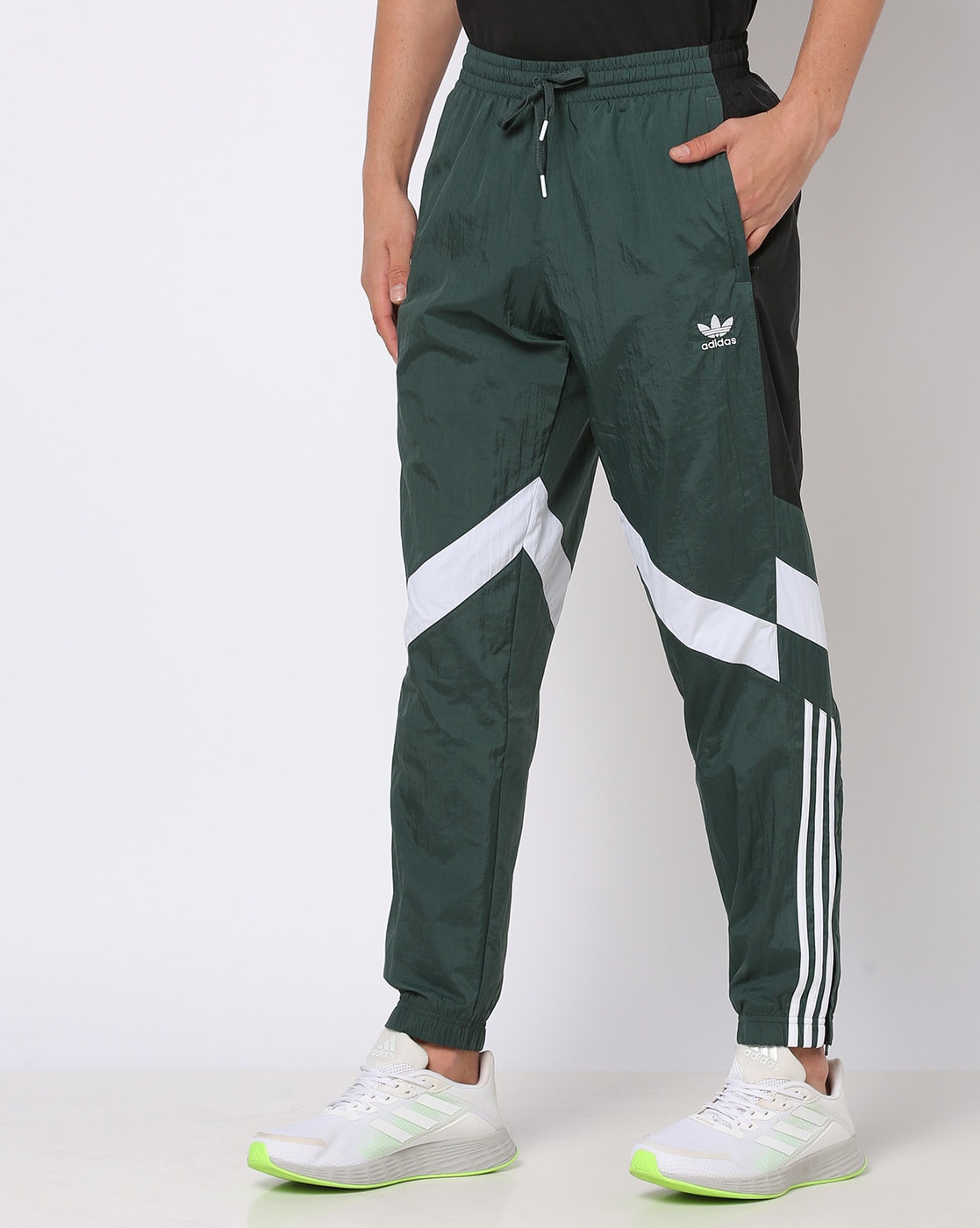 tidligere Stipendium spænding Buy Green Track Pants for Men by Adidas Originals Online | Ajio.com