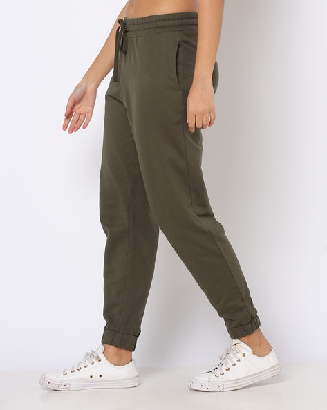 Olive Green Joggers For Fall | Joggers outfit fall, Green joggers outfit,  Joggers outfit women