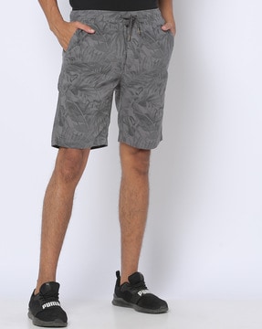 Men s Shorts Online Low Price Offer on Shorts for Men AJIO