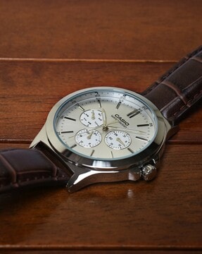 Timewear analog watch on sale