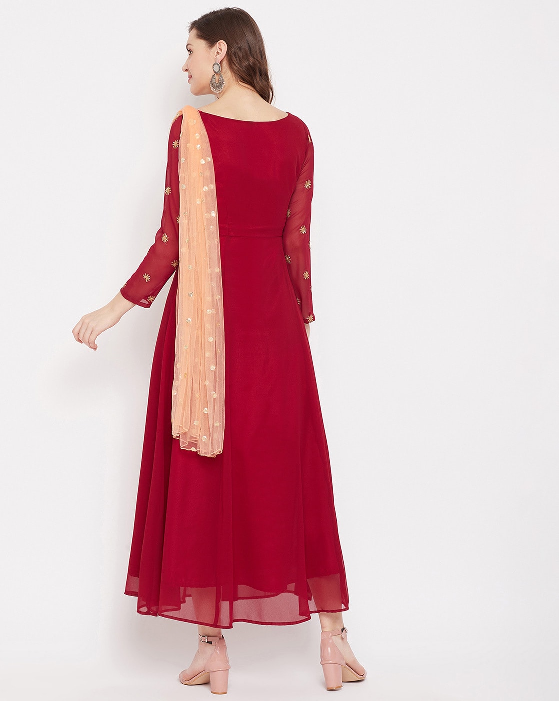 Zareen Khan Wears An Outfit That Spells Fusion! | MissMalini